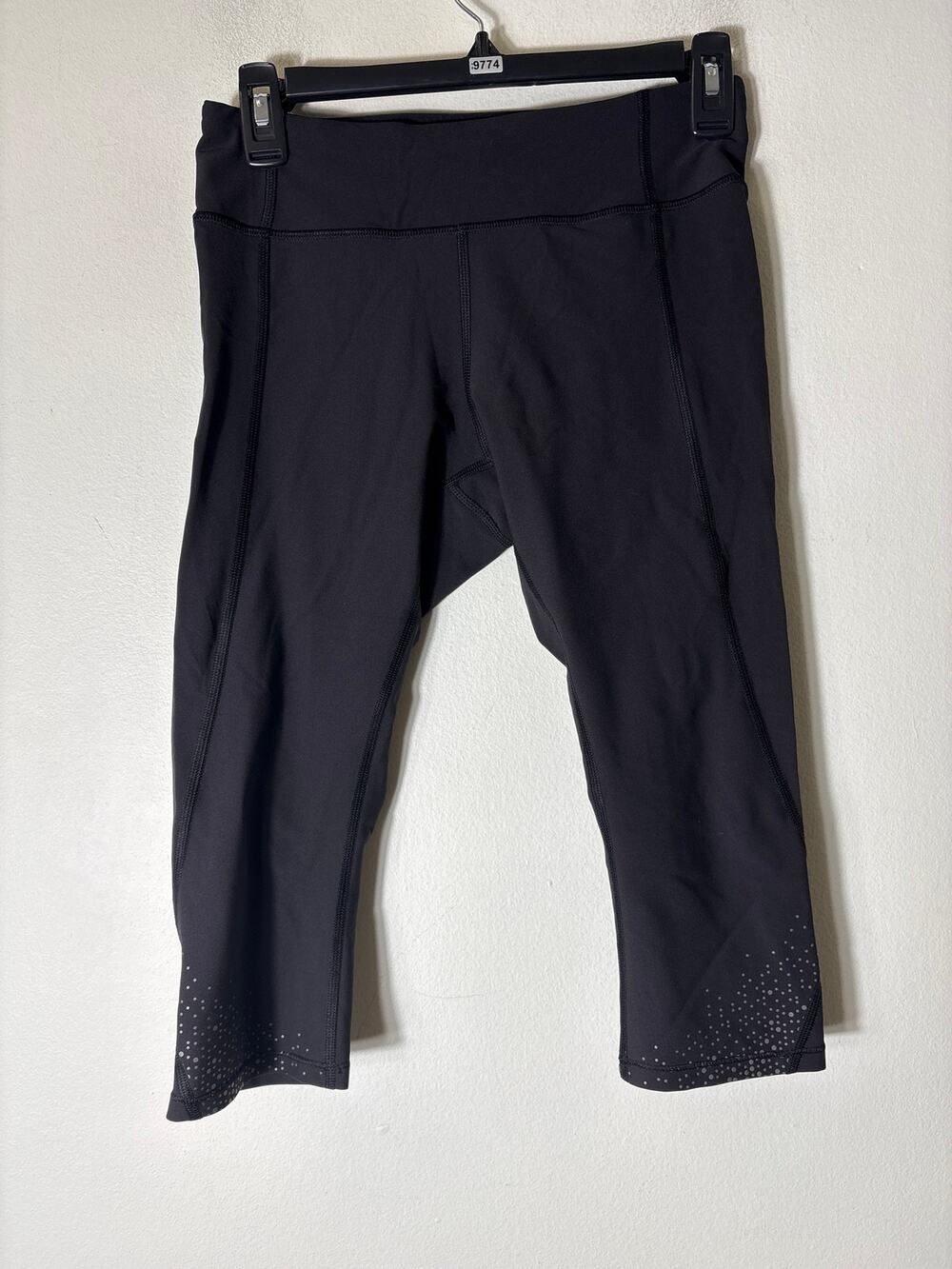 Lululemon Black With Hemline Dot Detail Leggings Sz 6